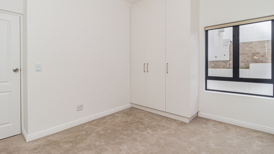 2 Bedroom Property for Sale in Middedorp Western Cape